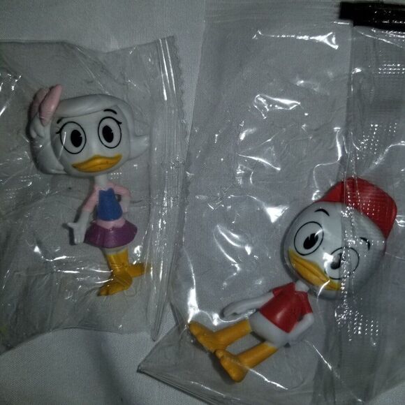 Disney Ducktales  Reboot Webby Huey Mini Figure from Blind Box Cake Topper Lot - Picture 3 of 5